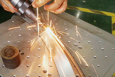 全自动激光焊接机具有高效的焊接效率
